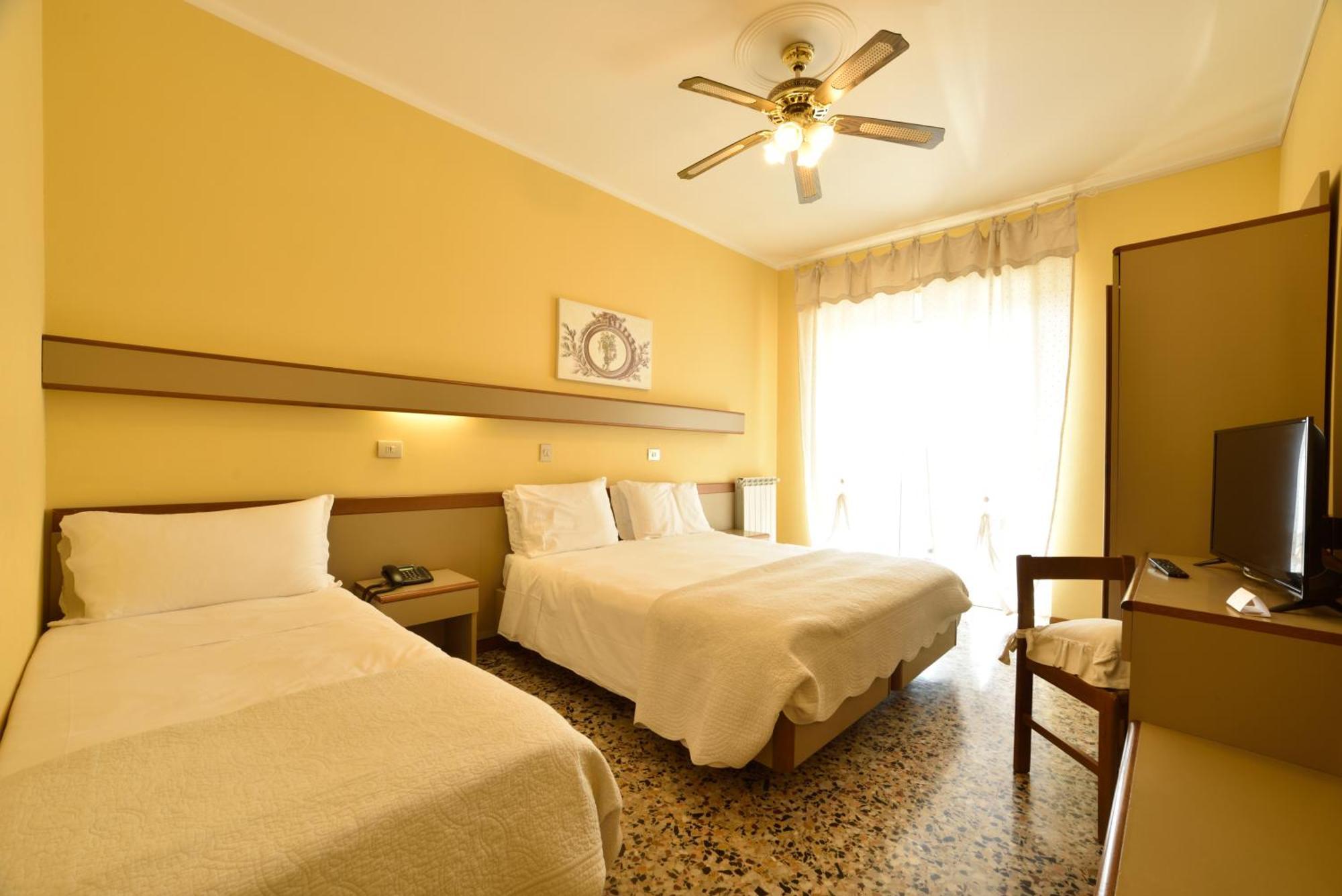 Hotel Bergamo Mare Mhotelsgroup San Bartolomeo Al Mare Exterior foto